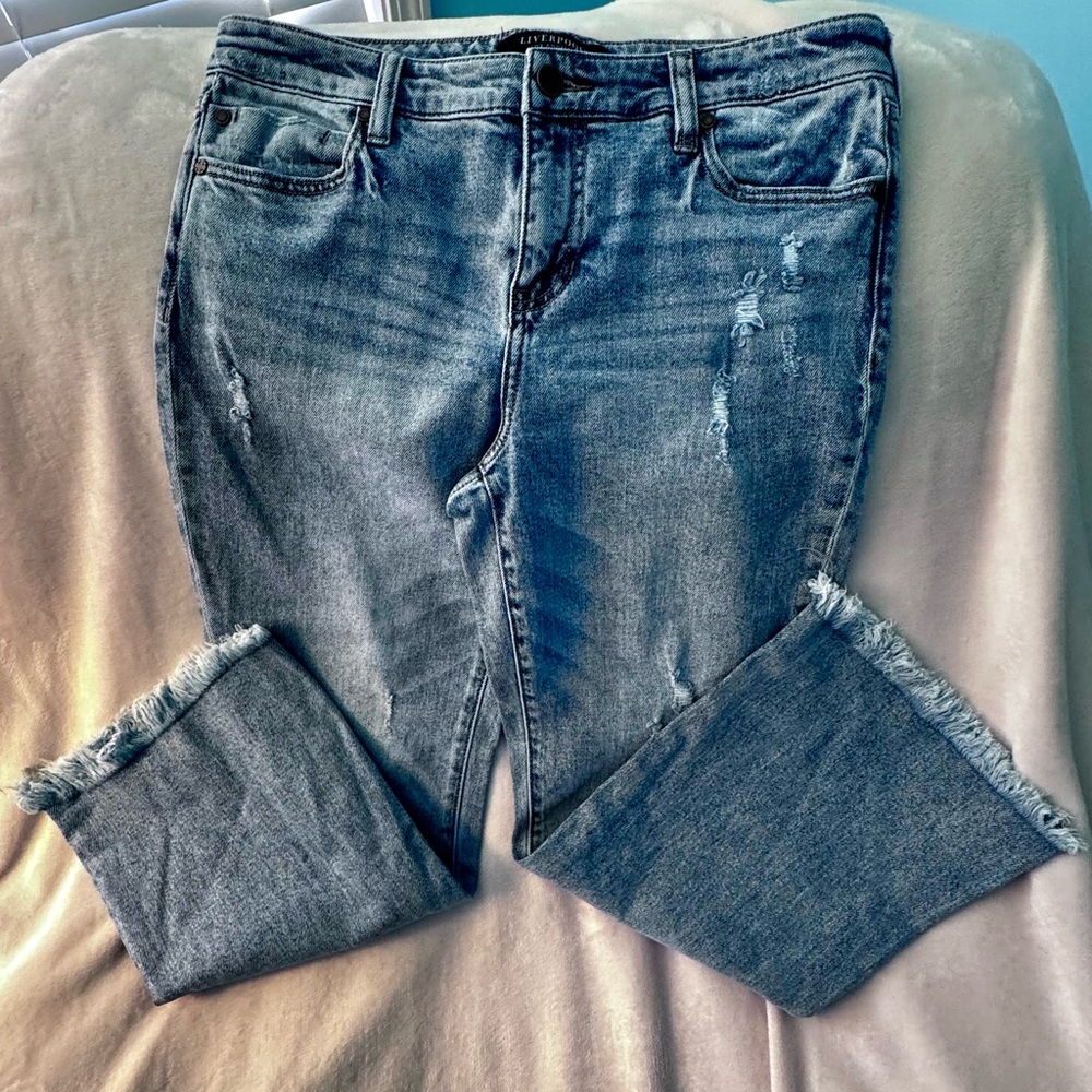Liverpool Crop Distresses Jeans Women's 6/28 Blue Denim Fray Hem EUC